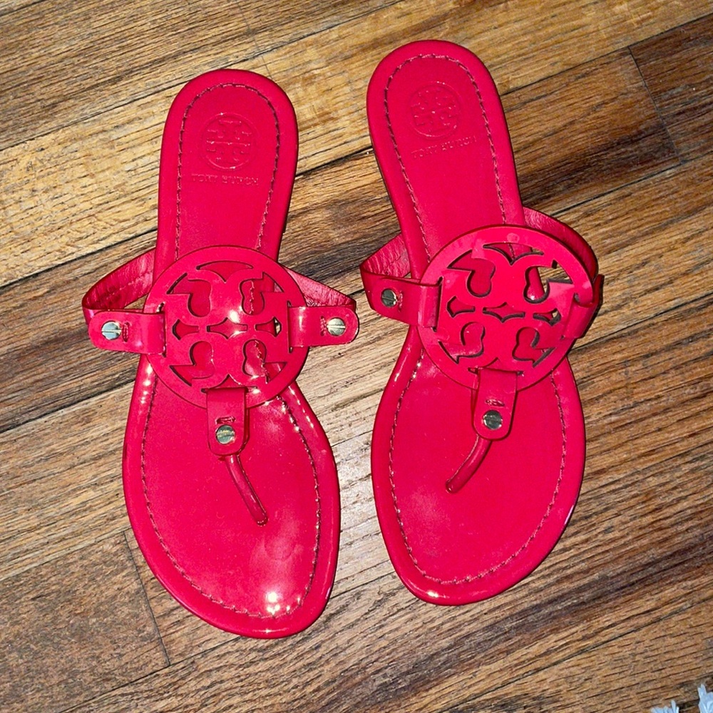 EUC Tory Burch “Miller” sandals in red patent leather - 6.5